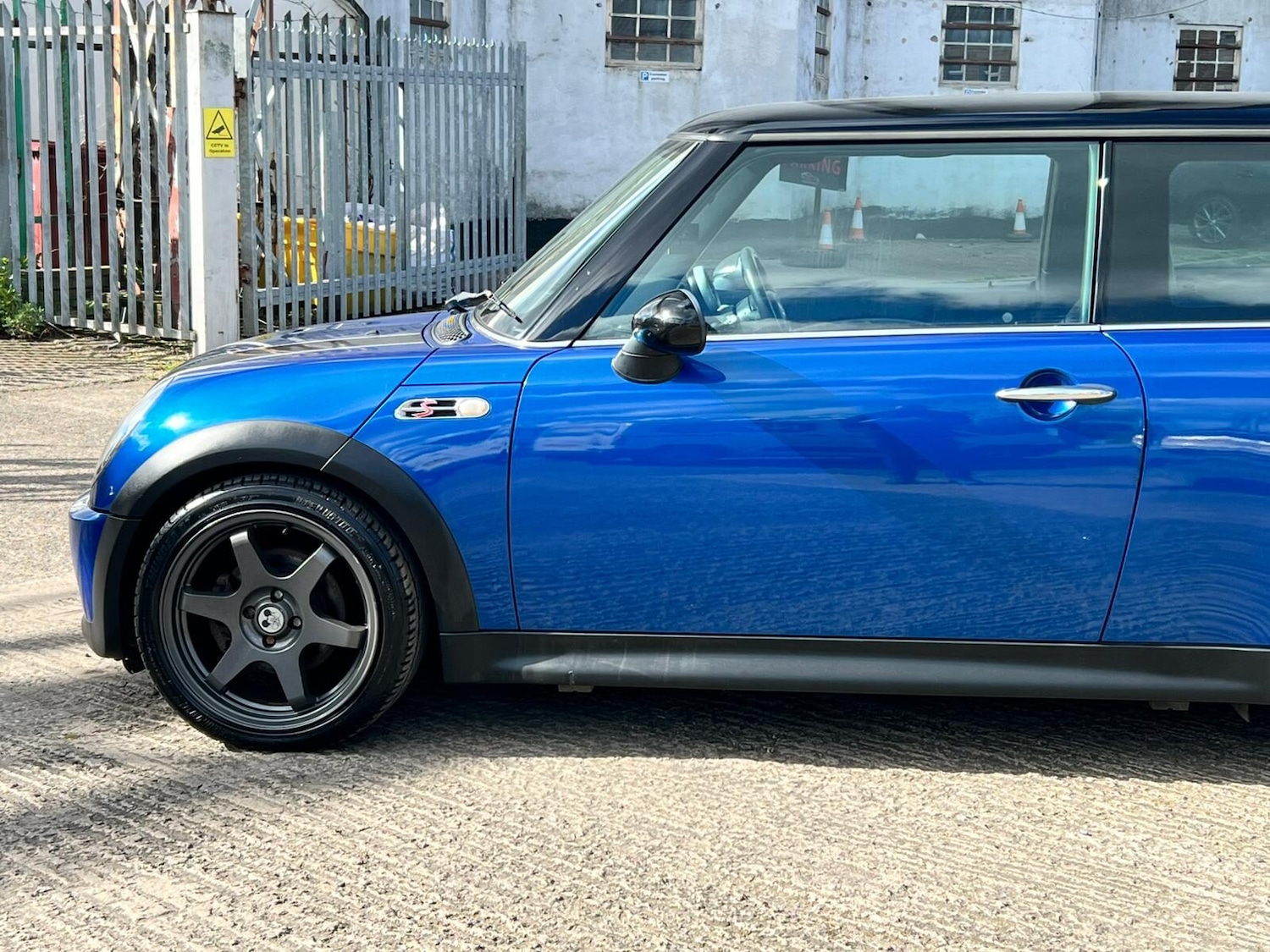 Used MINI Hatch 2004 for sale - 78084072: Photo 17