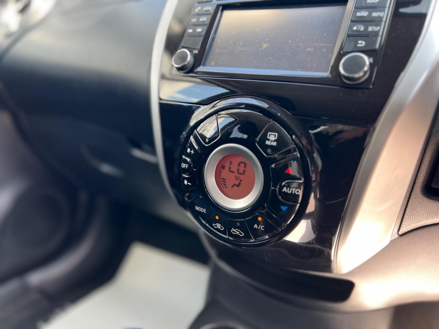 Used Nissan Note 2015 for sale - 77249705: Photo 45