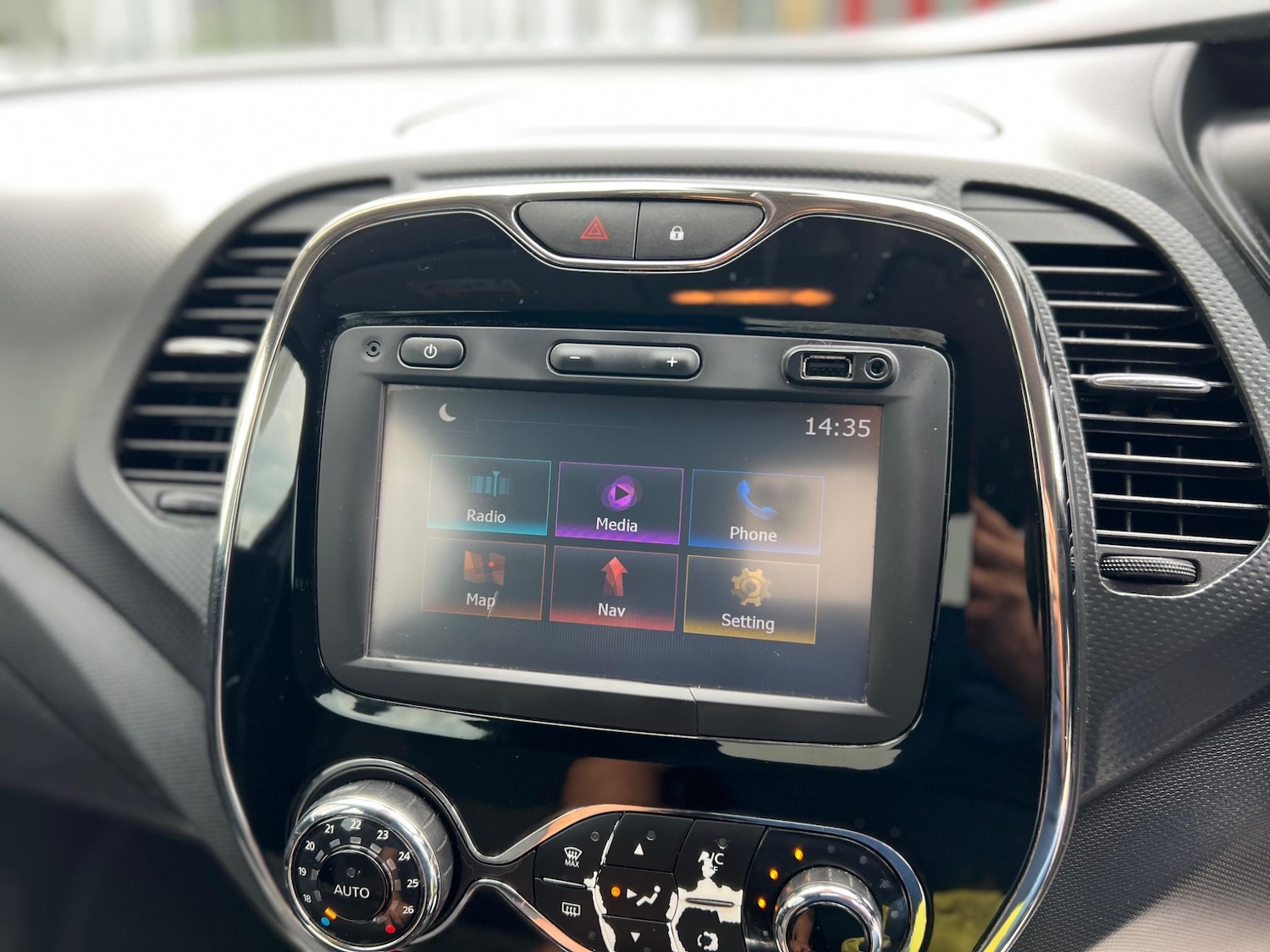 Used Renault Captur 2015 for sale - 76573481: Photo 37