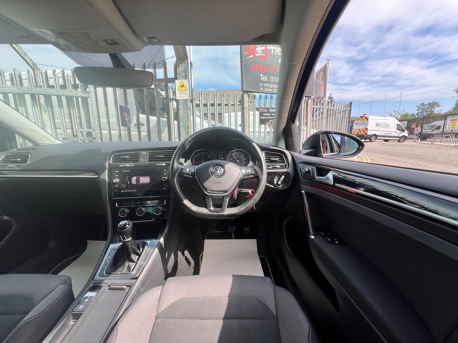 Used Volkswagen Golf 2018 for sale - 76325935: Photo 29