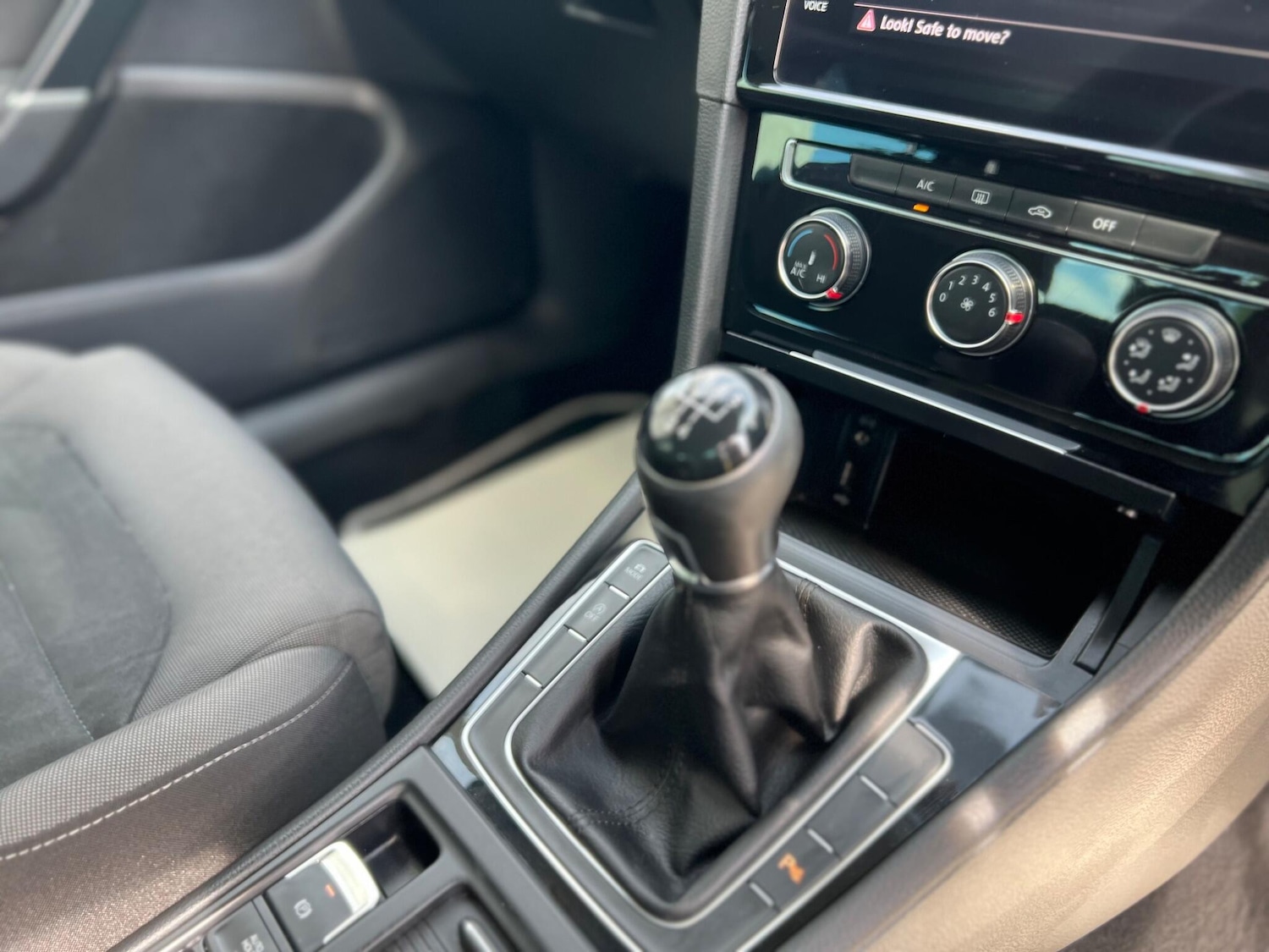 Used Volkswagen Golf 2018 for sale - 76325935: Photo 36