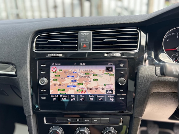 Used Volkswagen Golf 2018 for sale - 76325935: Photo 40