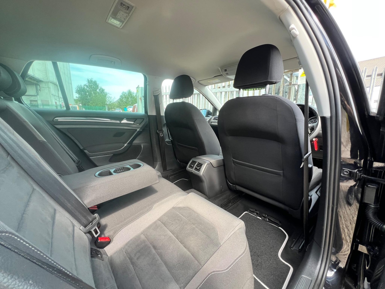 Used Volkswagen Golf 2018 for sale - 76325935: Photo 50