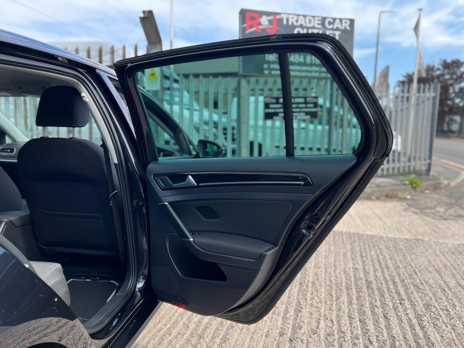 Used Volkswagen Golf 2018 for sale - 76325935: Photo 53