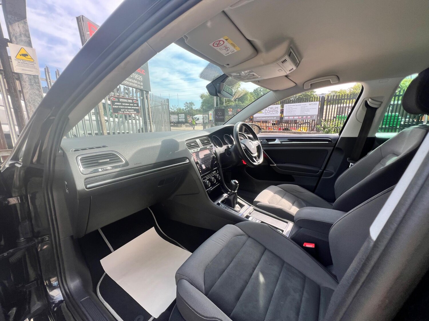 Used Volkswagen Golf 2018 for sale - 76325935: Photo 55