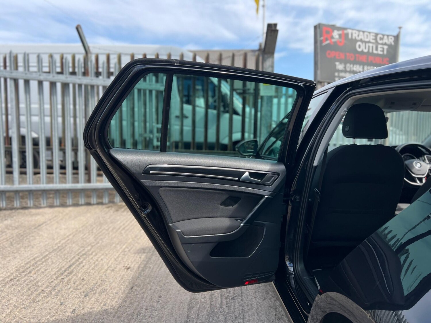 Used Volkswagen Golf 2018 for sale - 76325935: Photo 64