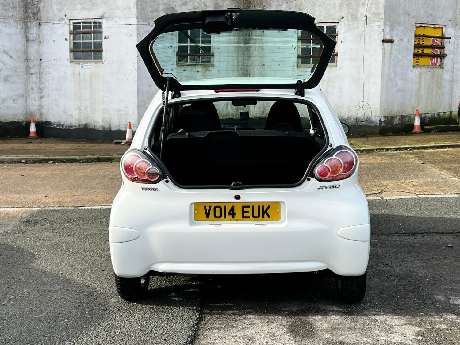 Used Toyota AYGO 2014 for sale - 77630079: Photo 23