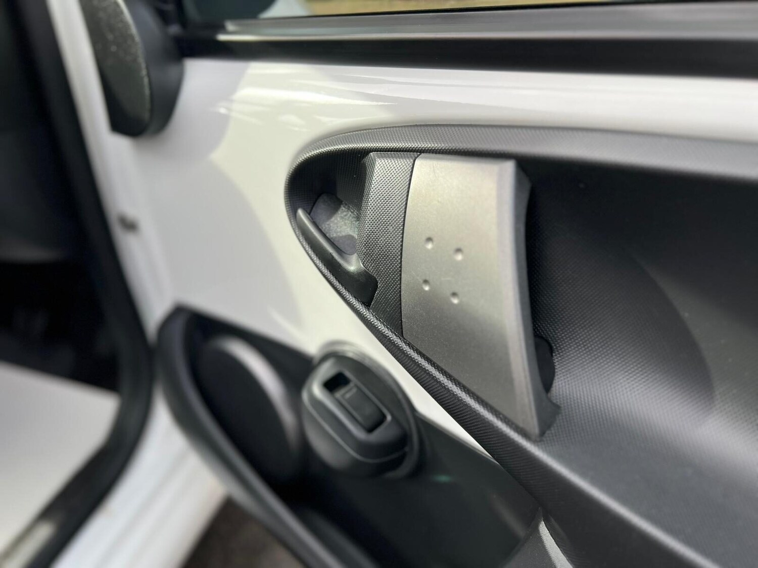 Used Toyota AYGO 2014 for sale - 77630079: Photo 40