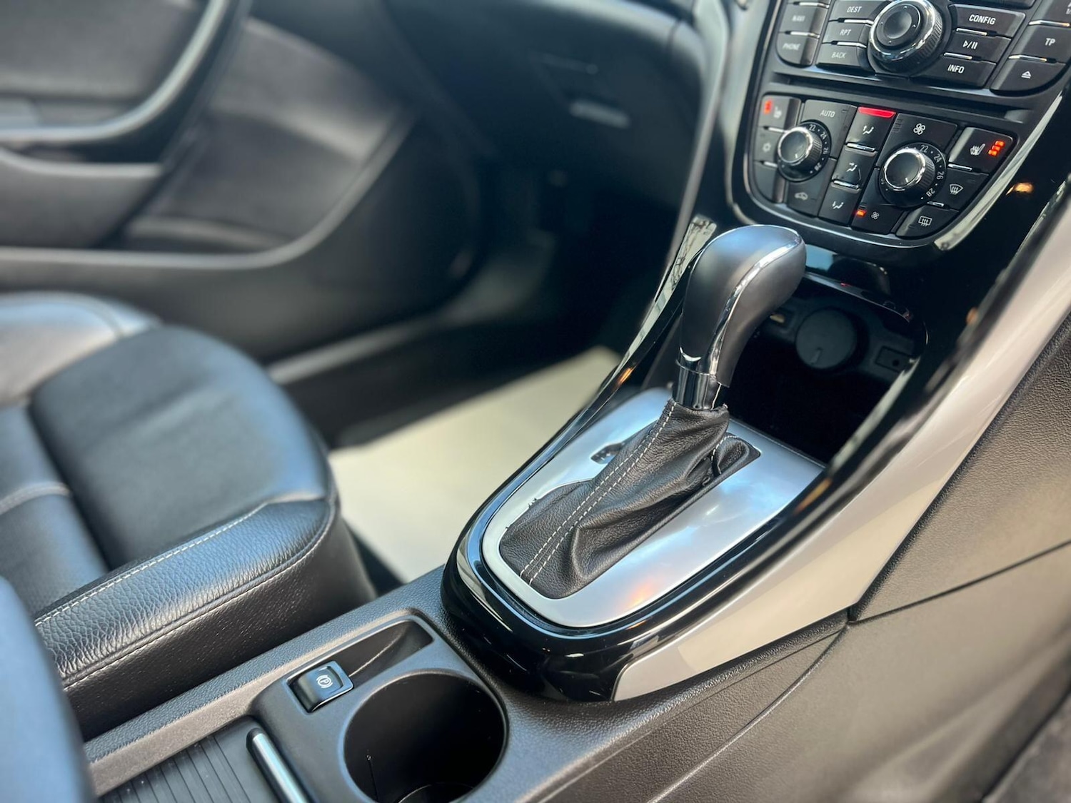 Used Vauxhall Astra 2015 for sale - 76608143: Photo 47