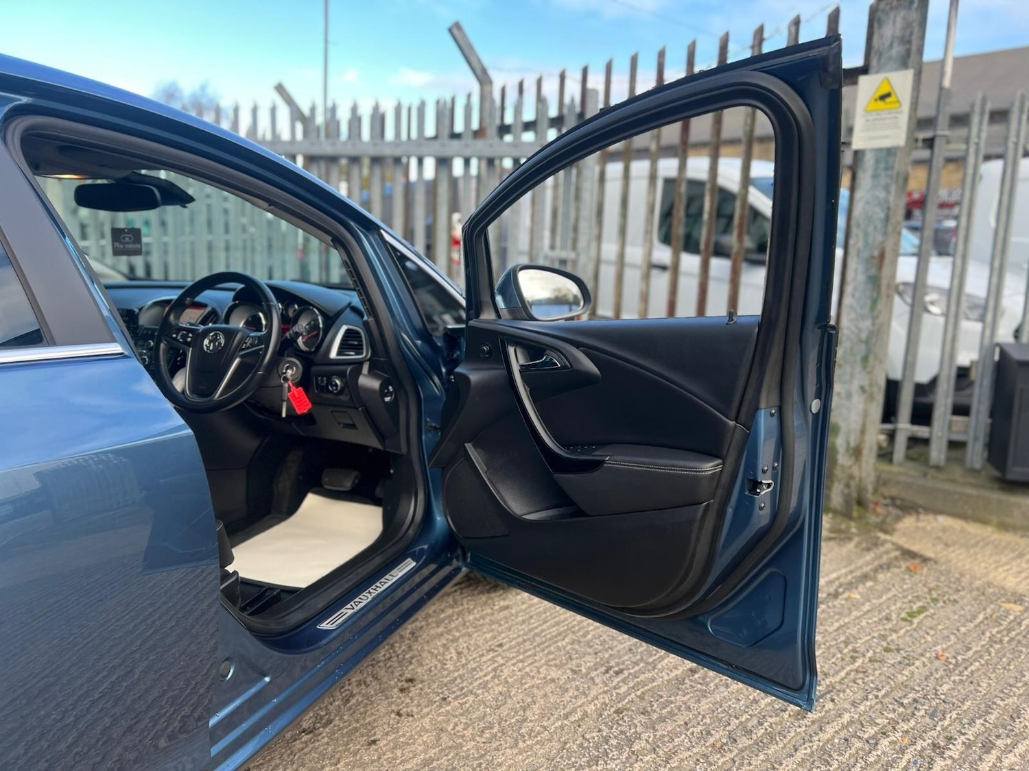 Used Vauxhall Astra 2015 for sale - 76608143: Photo 52