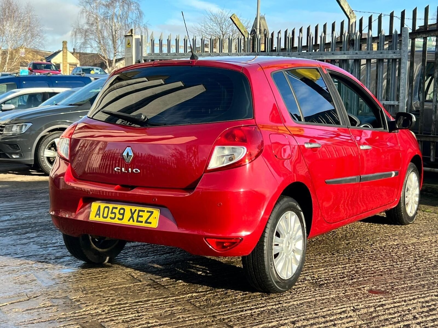 Used Renault Clio 2010 for sale - 77249704: Photo 10