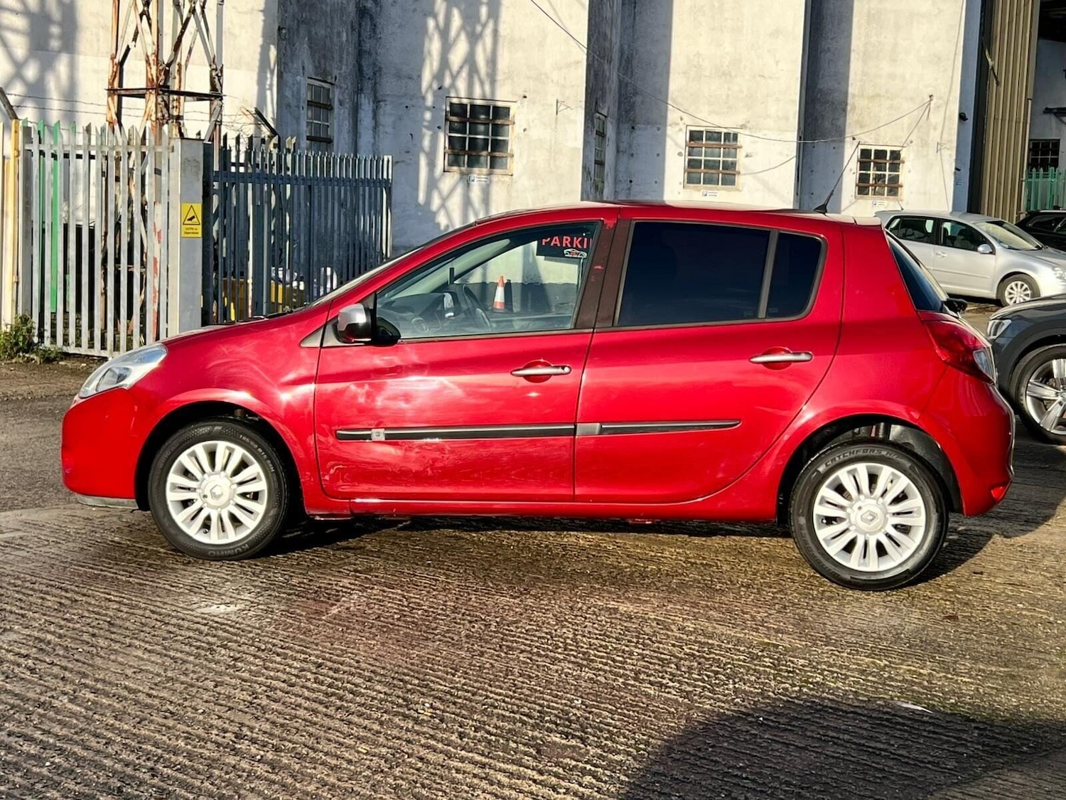 Used Renault Clio 2010 for sale - 77249704: Photo 17