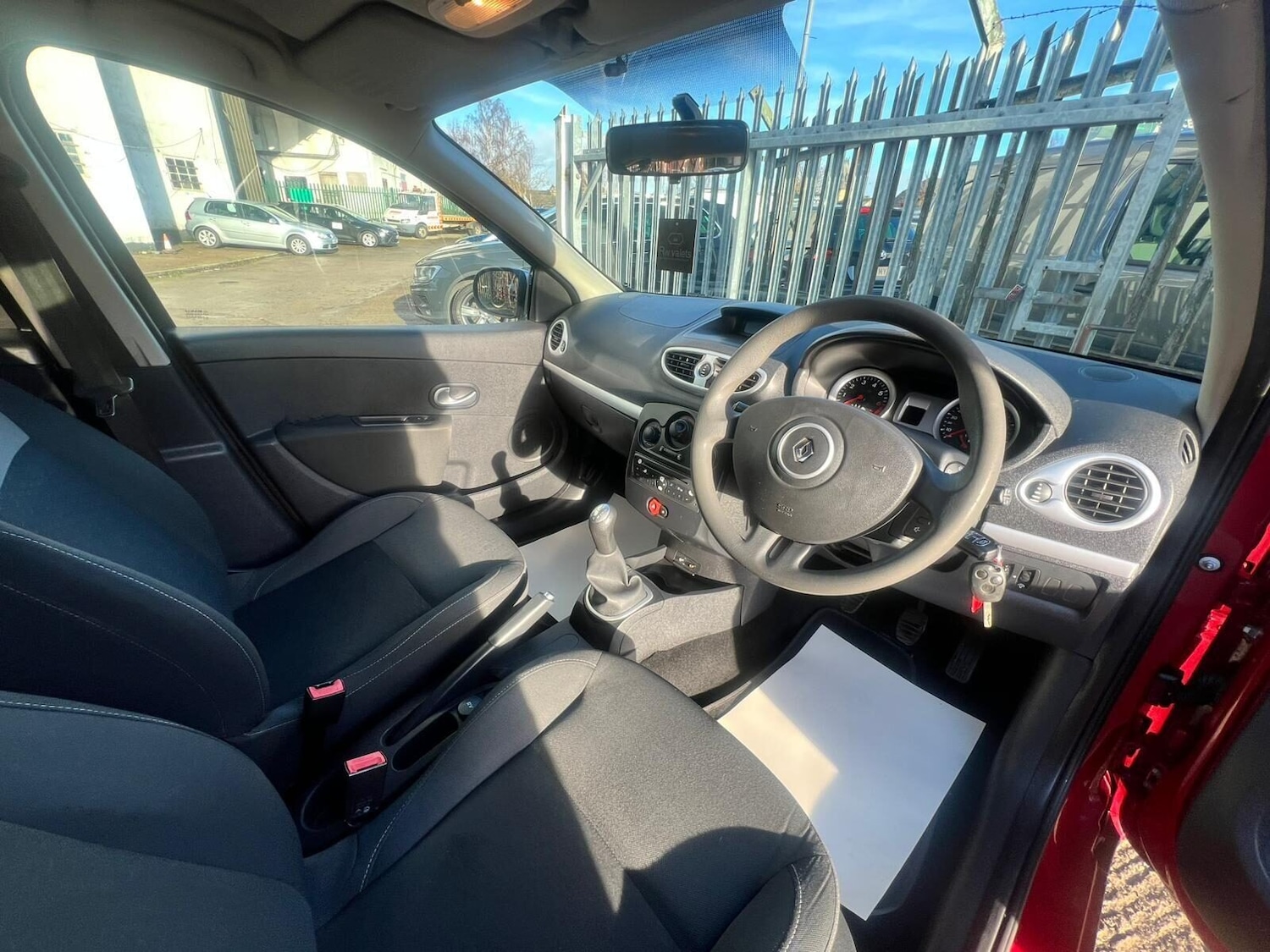 Used Renault Clio 2010 for sale - 77249704: Photo 35