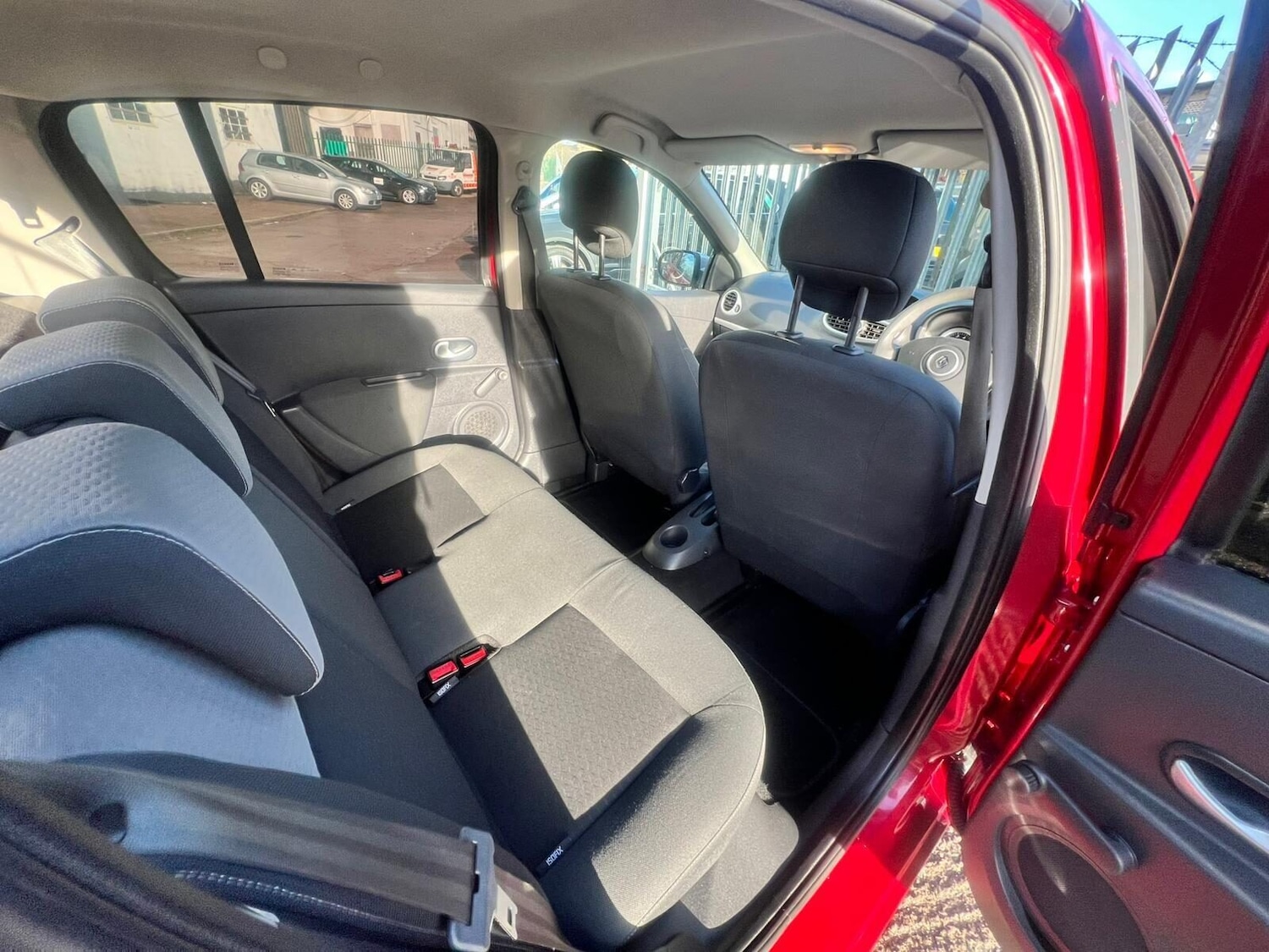 Used Renault Clio 2010 for sale - 77249704: Photo 46