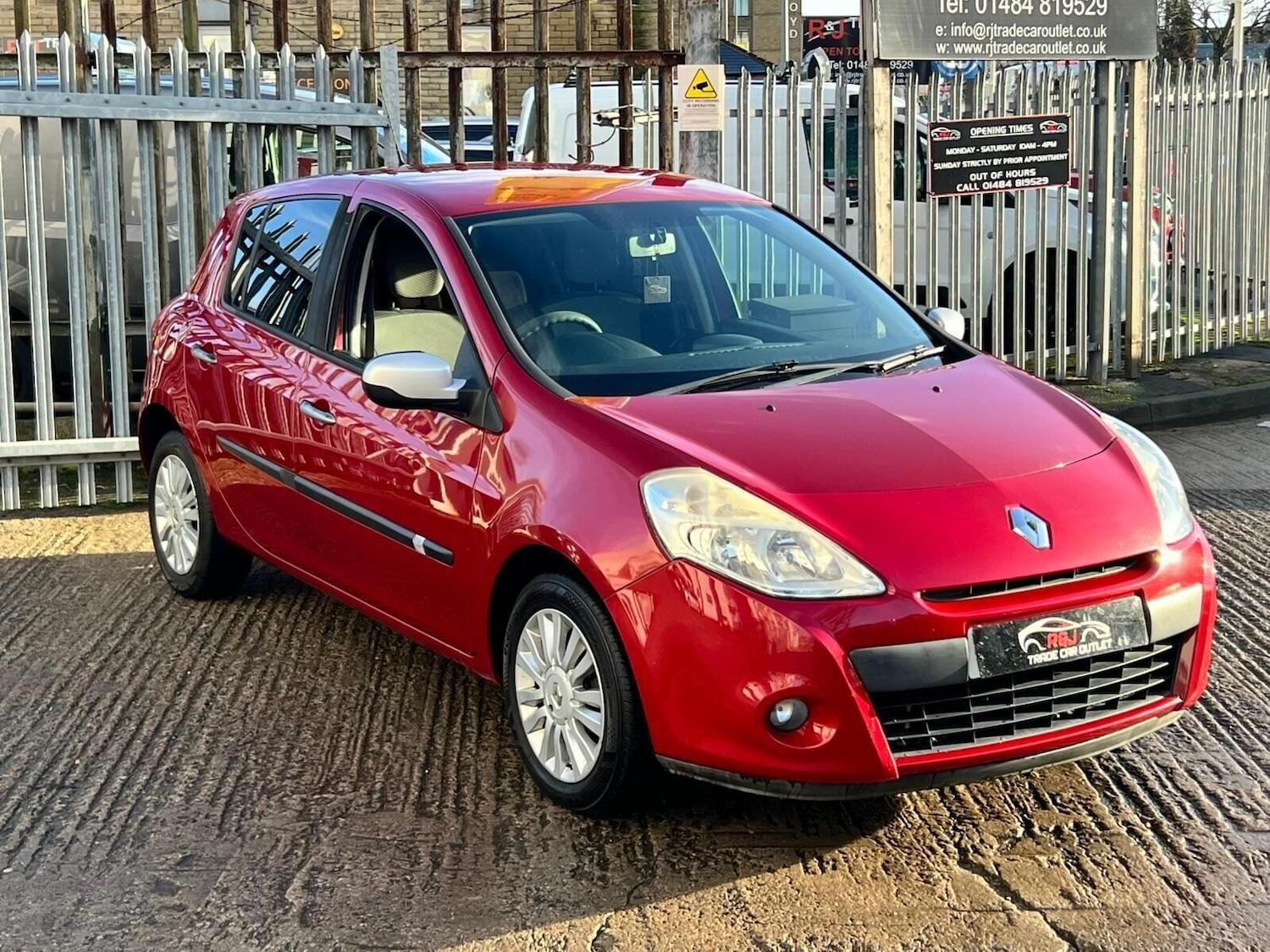 Used Renault Clio 2010 for sale - 77249704: Photo 5