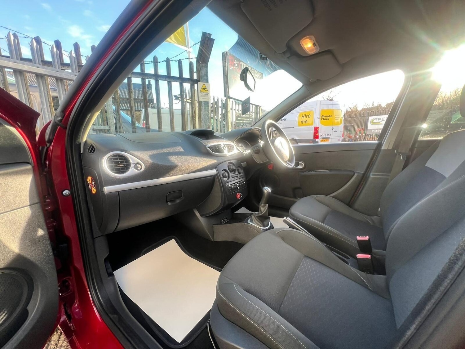 Used Renault Clio 2010 for sale - 77249704: Photo 51