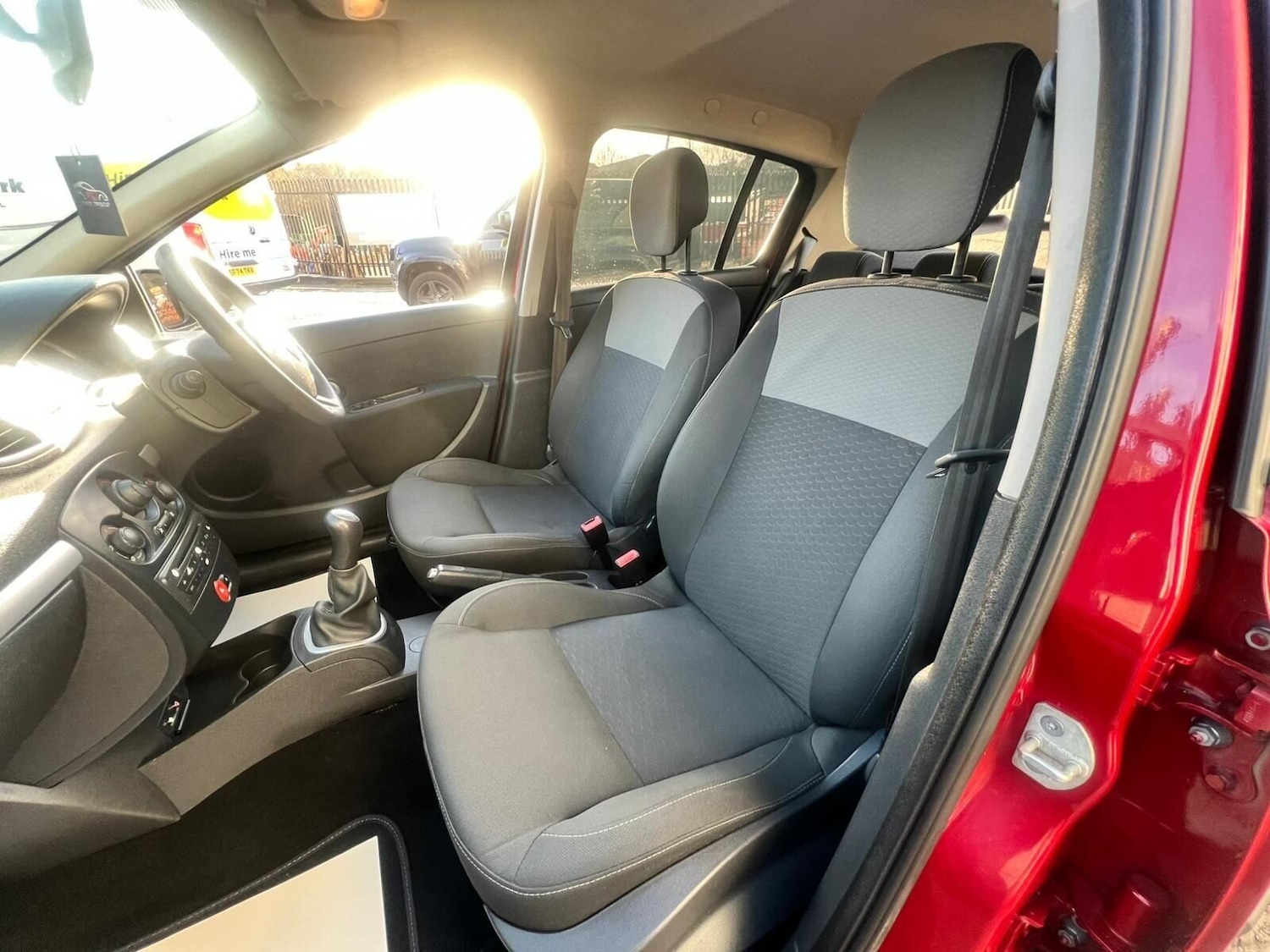 Used Renault Clio 2010 for sale - 77249704: Photo 53