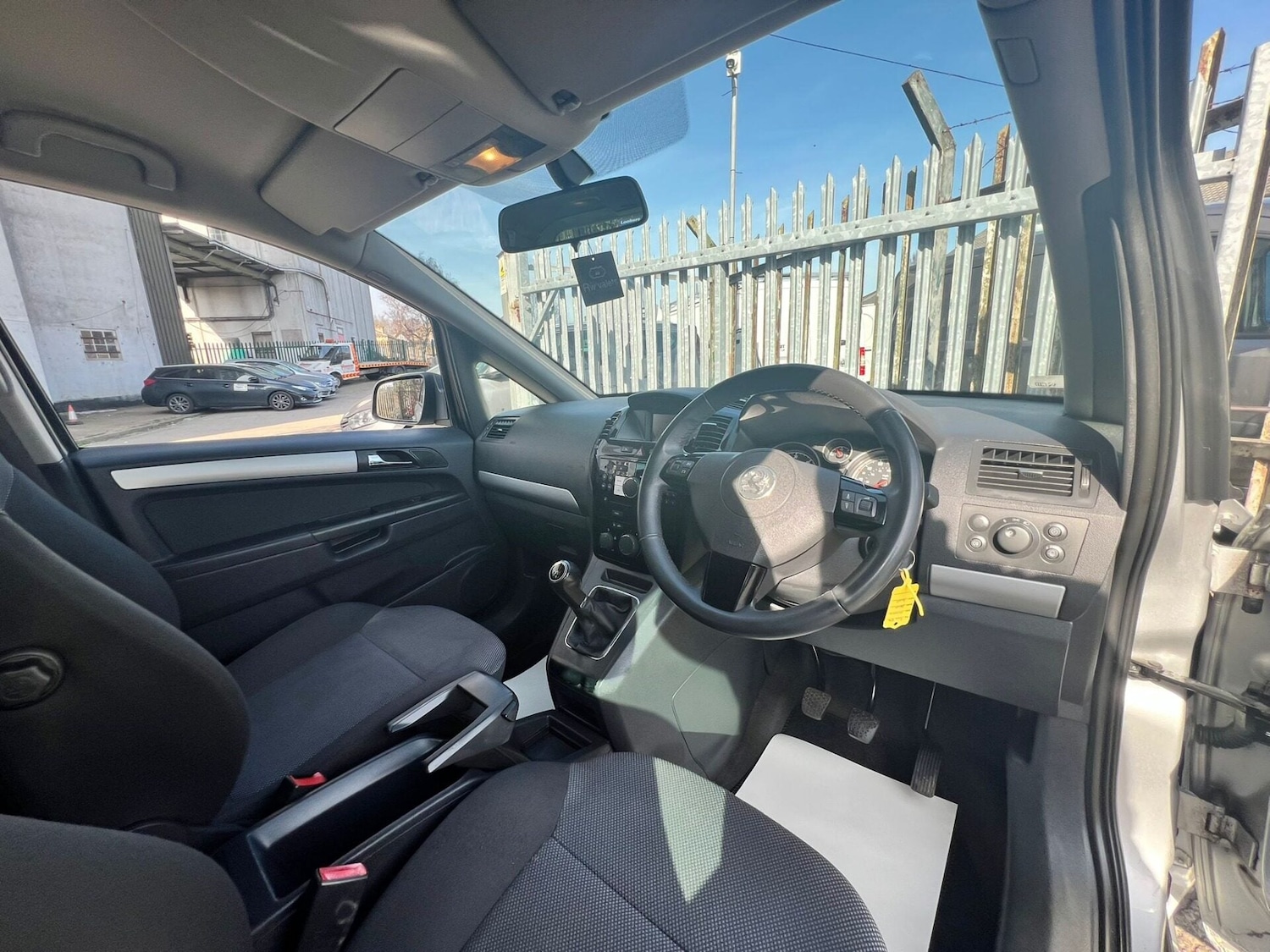 Used Vauxhall Zafira 2011 for sale - 77985038: Photo 27