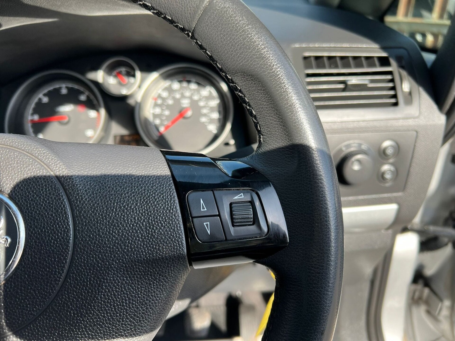 Used Vauxhall Zafira 2011 for sale - 77985038: Photo 32