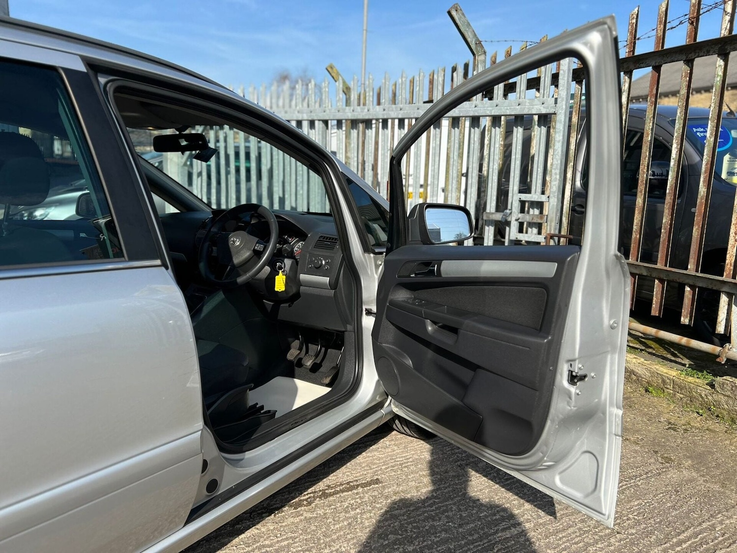 Used Vauxhall Zafira 2011 for sale - 77985038: Photo 37