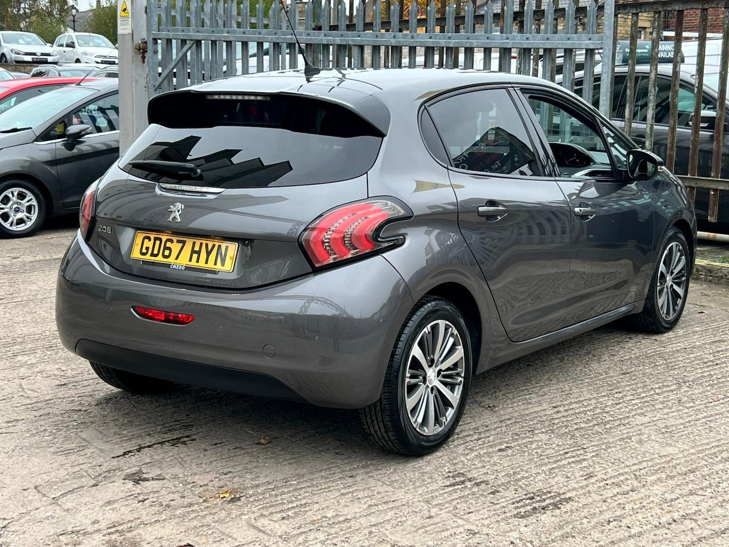 Used Peugeot 208 2017 for sale - 76377908: Photo 11