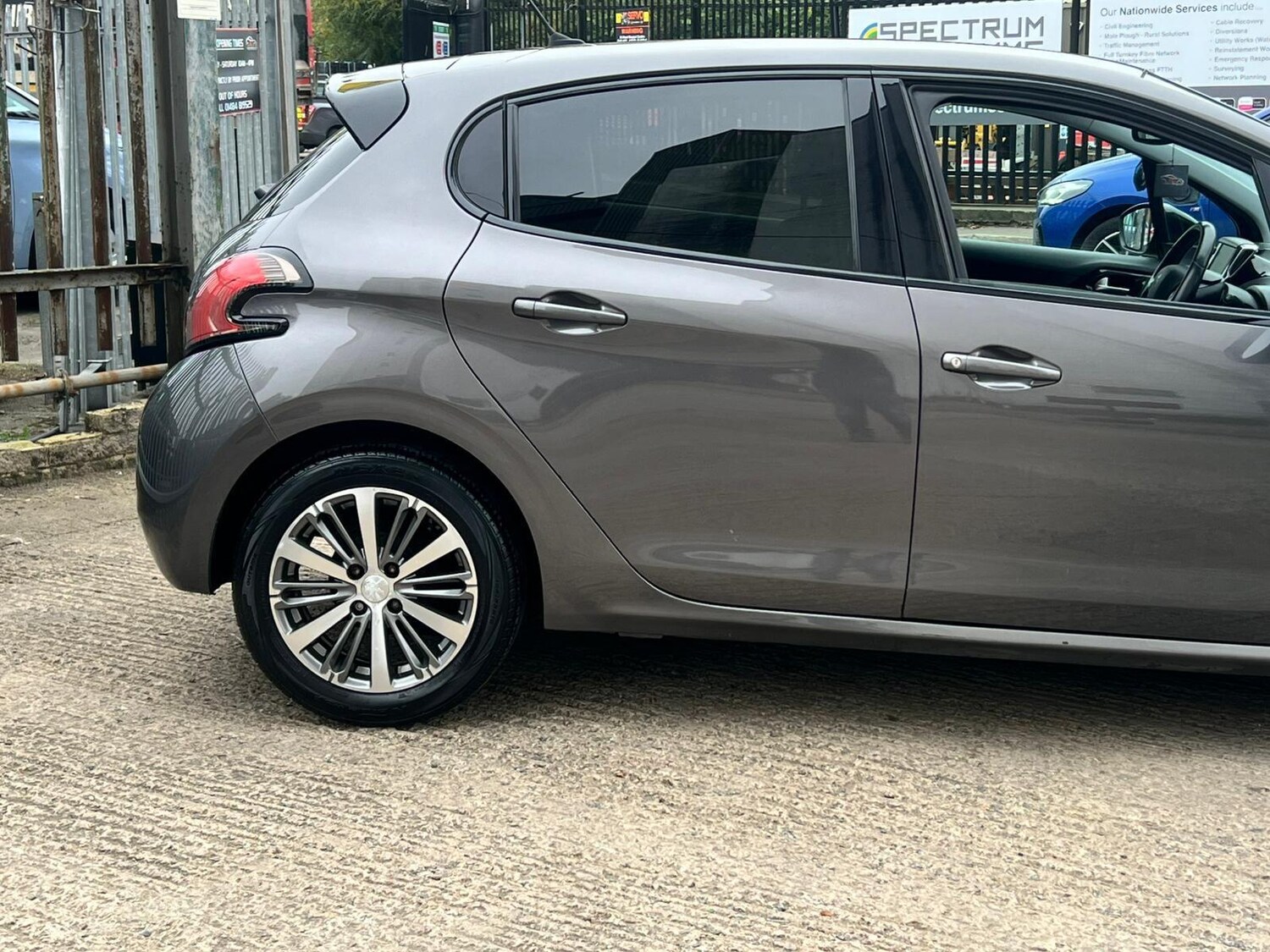 Used Peugeot 208 2017 for sale - 76377908: Photo 13