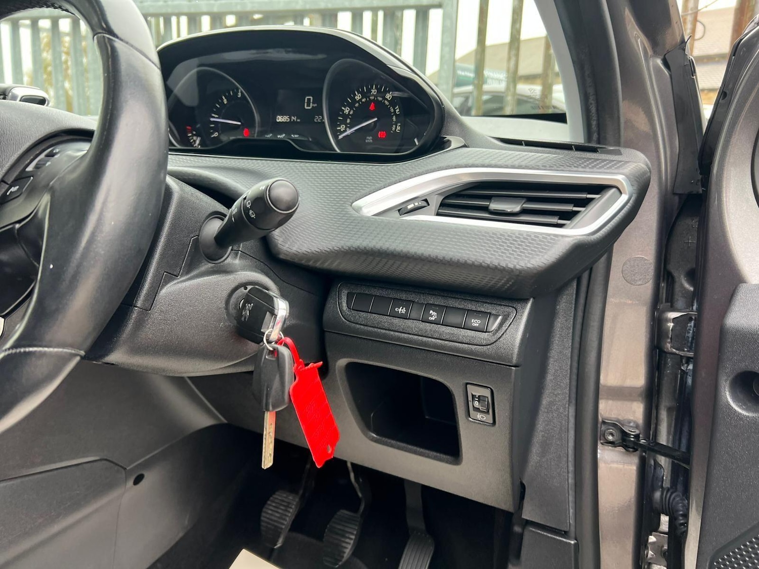 Used Peugeot 208 2017 for sale - 76377908: Photo 38