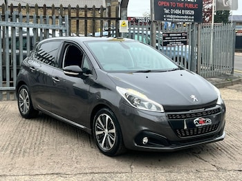 Used Peugeot 208 2017 for sale - 76377908: Photo