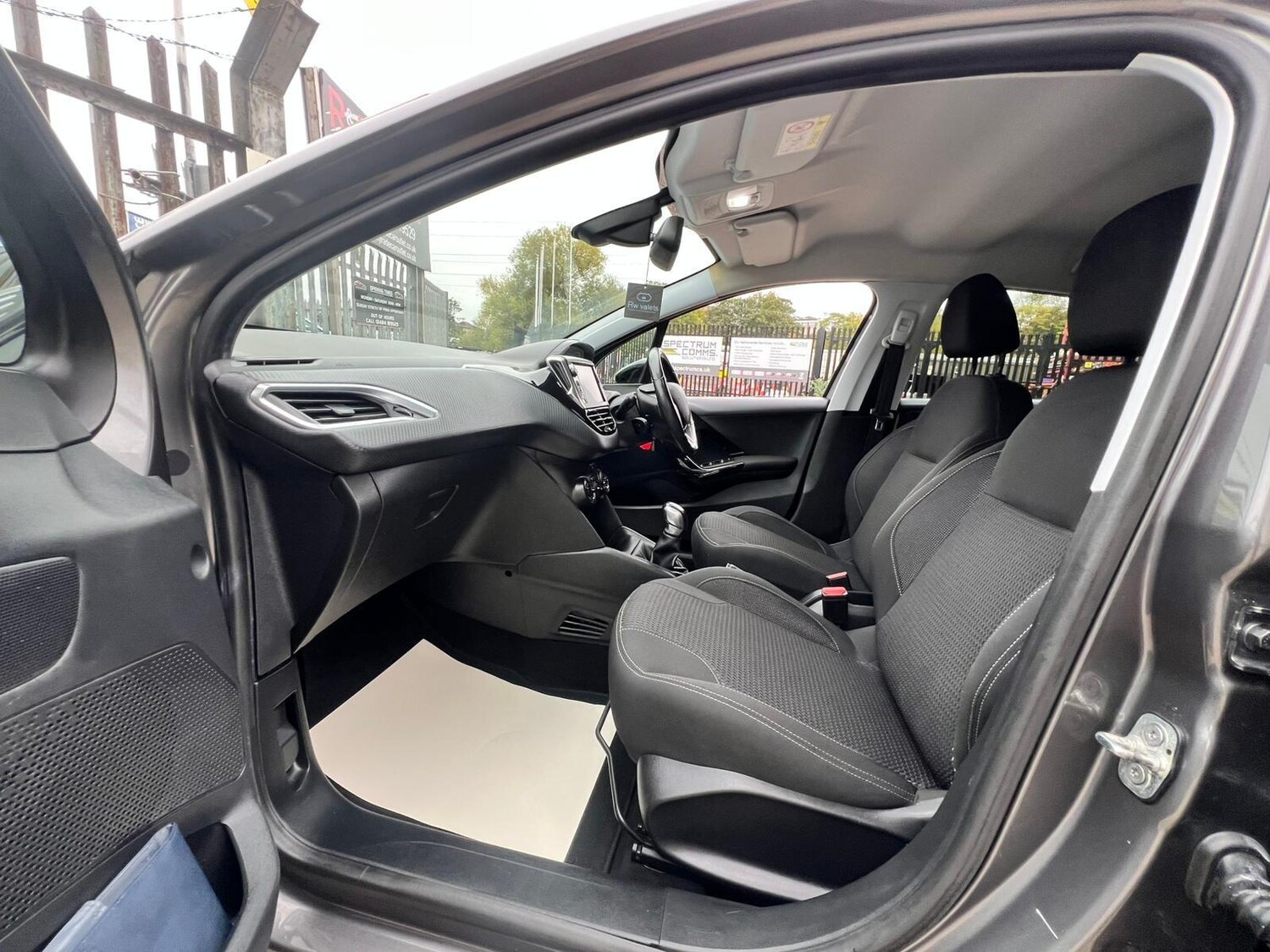 Used Peugeot 208 2017 for sale - 76377908: Photo 53