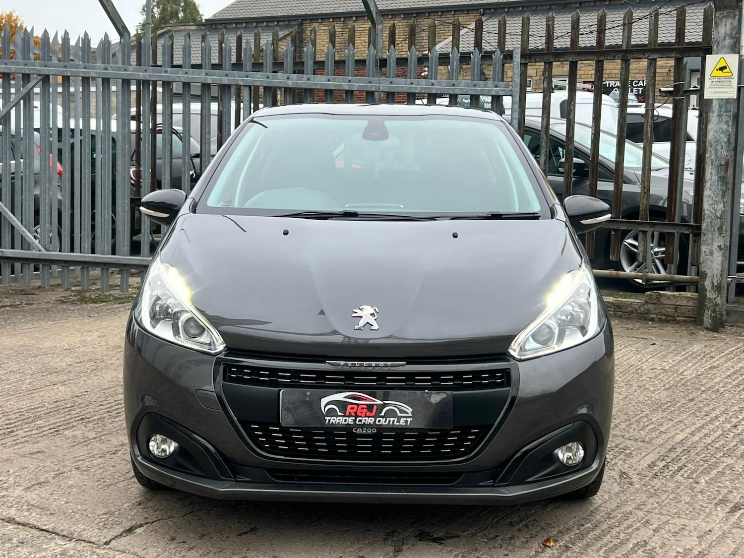 Used Peugeot 208 2017 for sale - 76377908: Photo 7