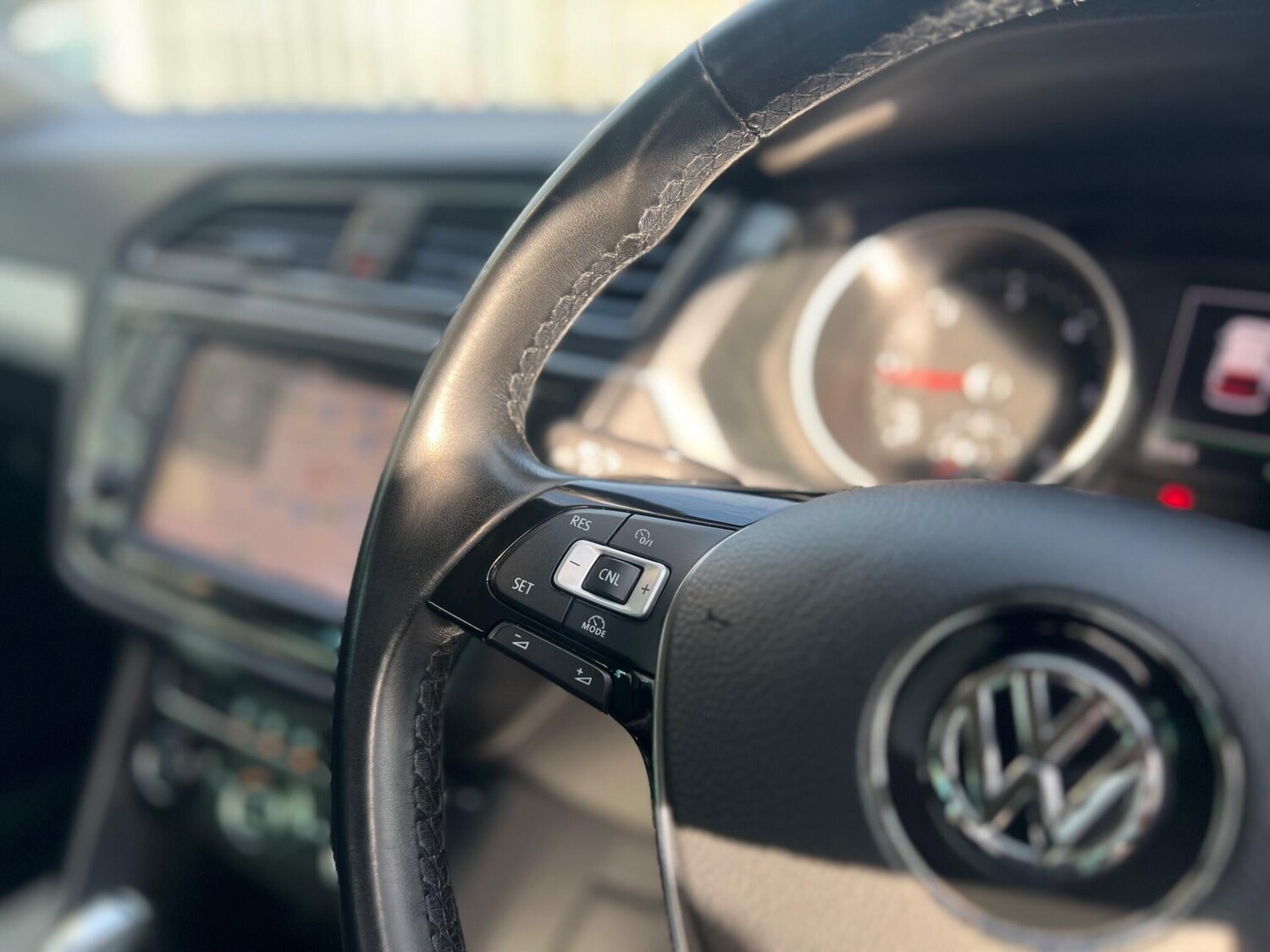 Used Volkswagen Tiguan 2016 for sale - 76259345: Photo 40