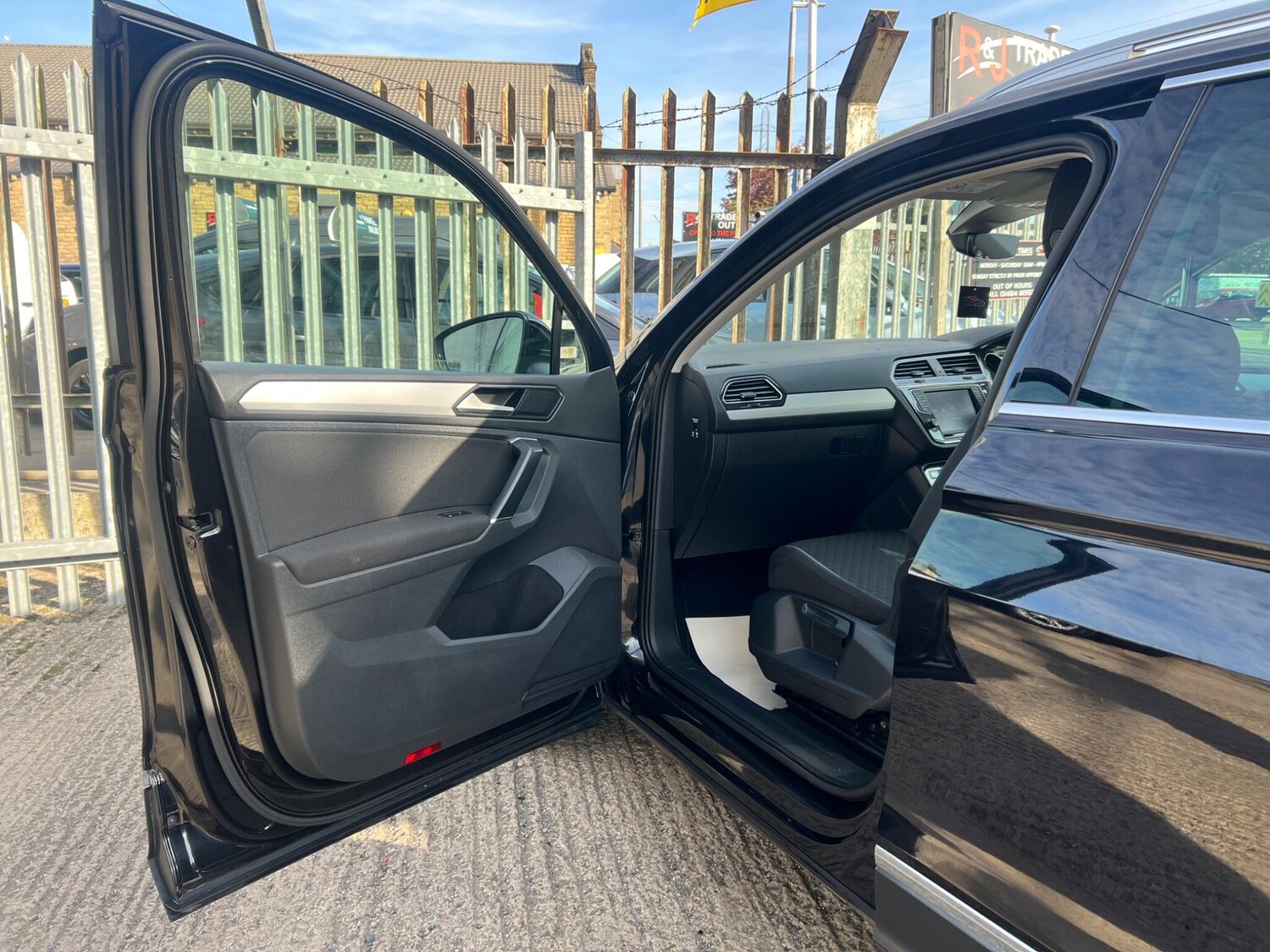 Used Volkswagen Tiguan 2016 for sale - 76259345: Photo 56