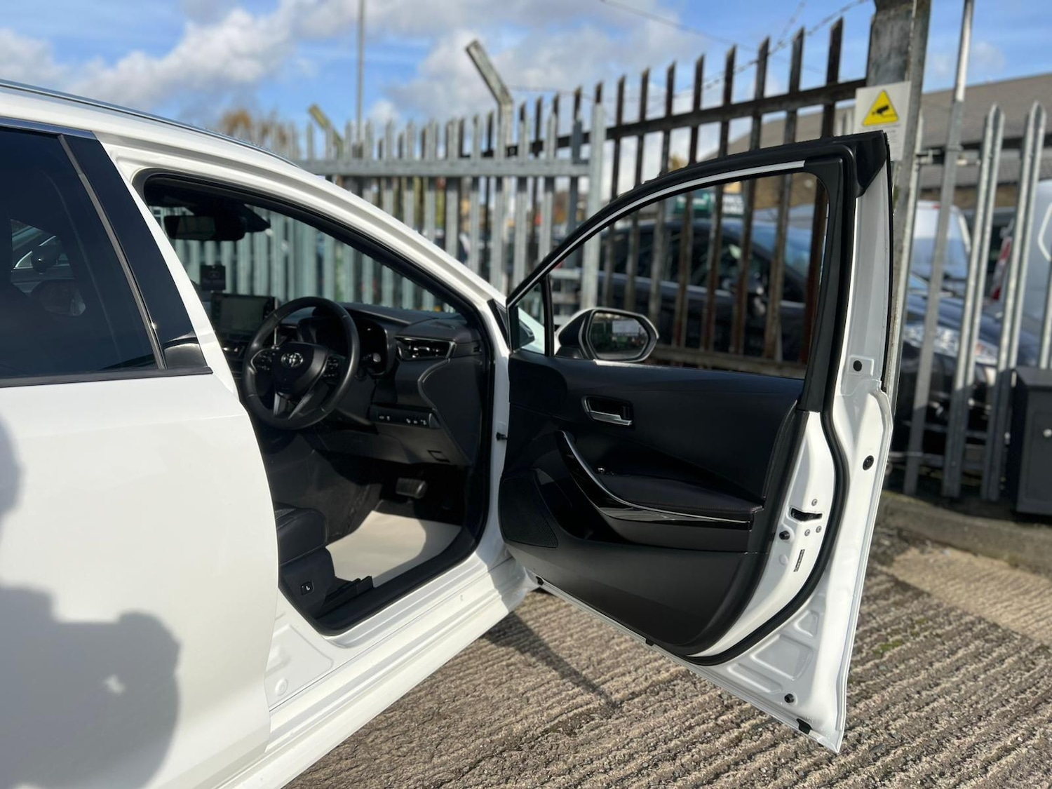 Used Toyota Corolla 2019 for sale - 76408624: Photo 48