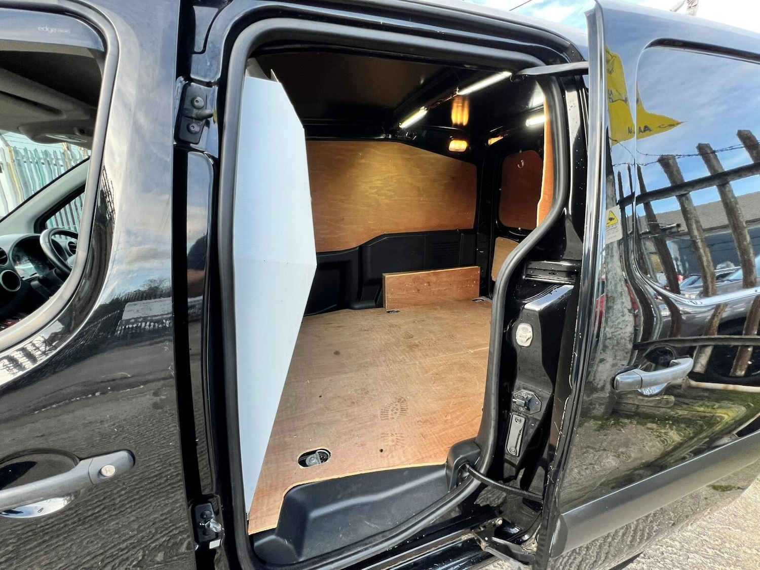 Used Citroen Berlingo 2015 for sale - 77630073: Photo 21