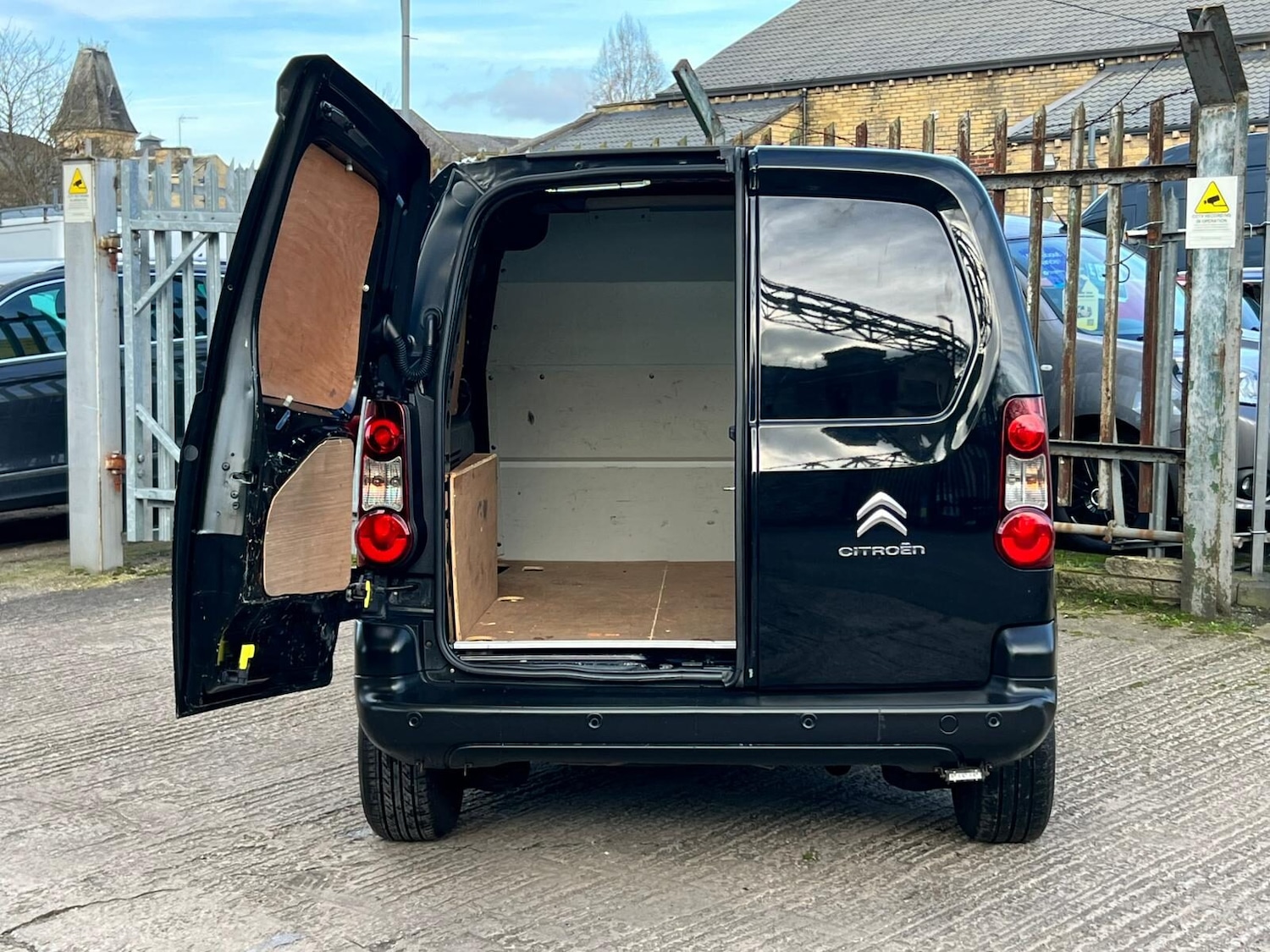 Used Citroen Berlingo 2015 for sale - 77630073: Photo 24