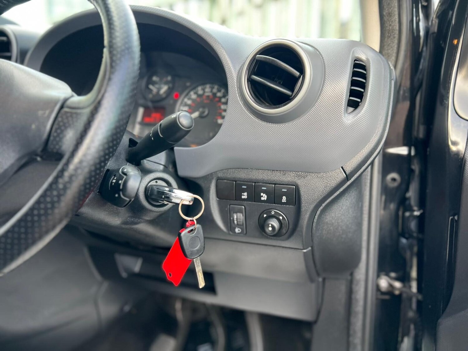 Used Citroen Berlingo 2015 for sale - 77630073: Photo 36