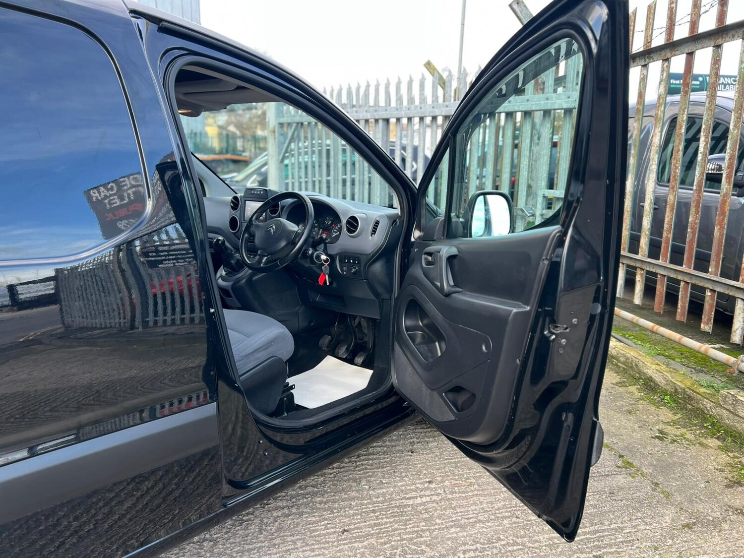 Used Citroen Berlingo 2015 for sale - 77630073: Photo 42