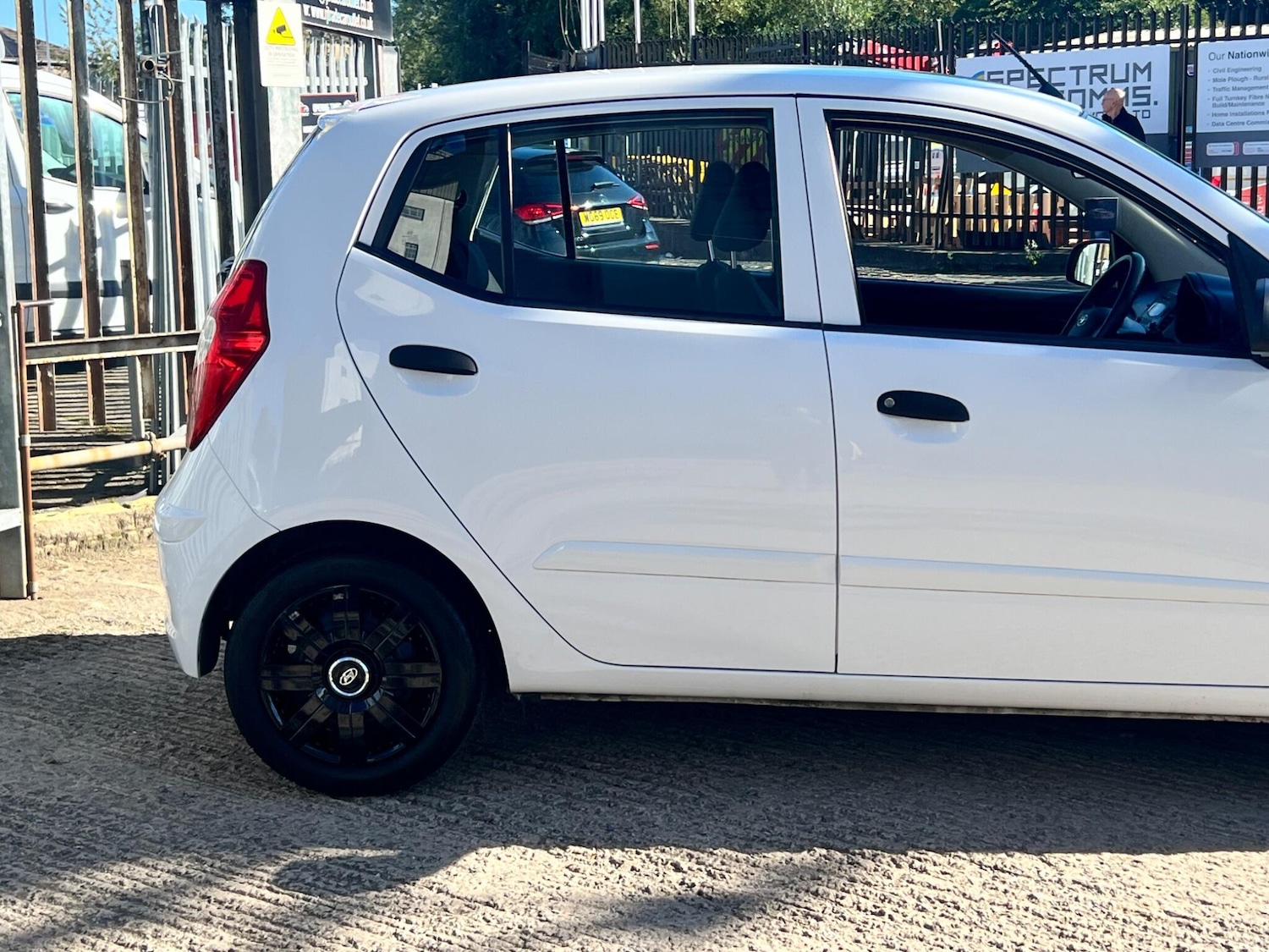 Used Hyundai i10 2013 for sale - 76521639: Photo 13