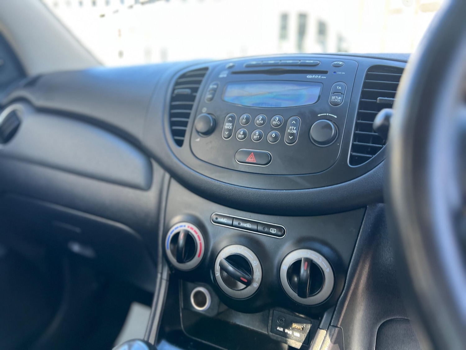 Used Hyundai i10 2013 for sale - 76521639: Photo 33