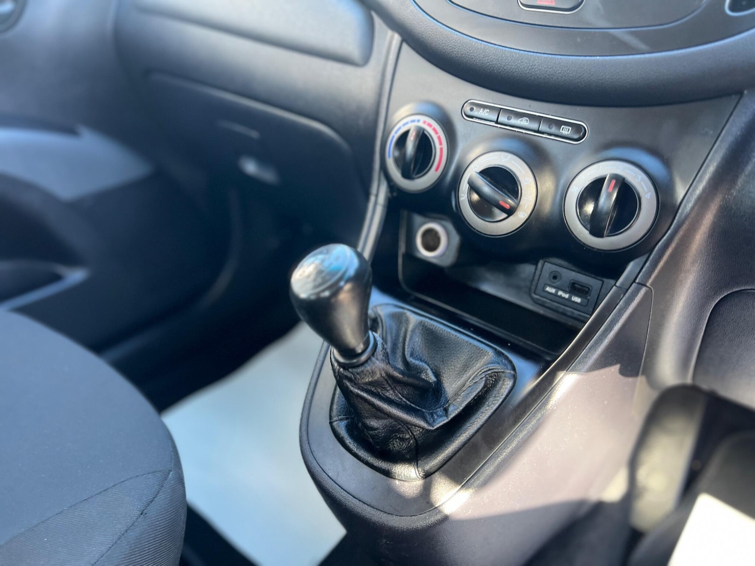 Used Hyundai i10 2013 for sale - 76521639: Photo 36