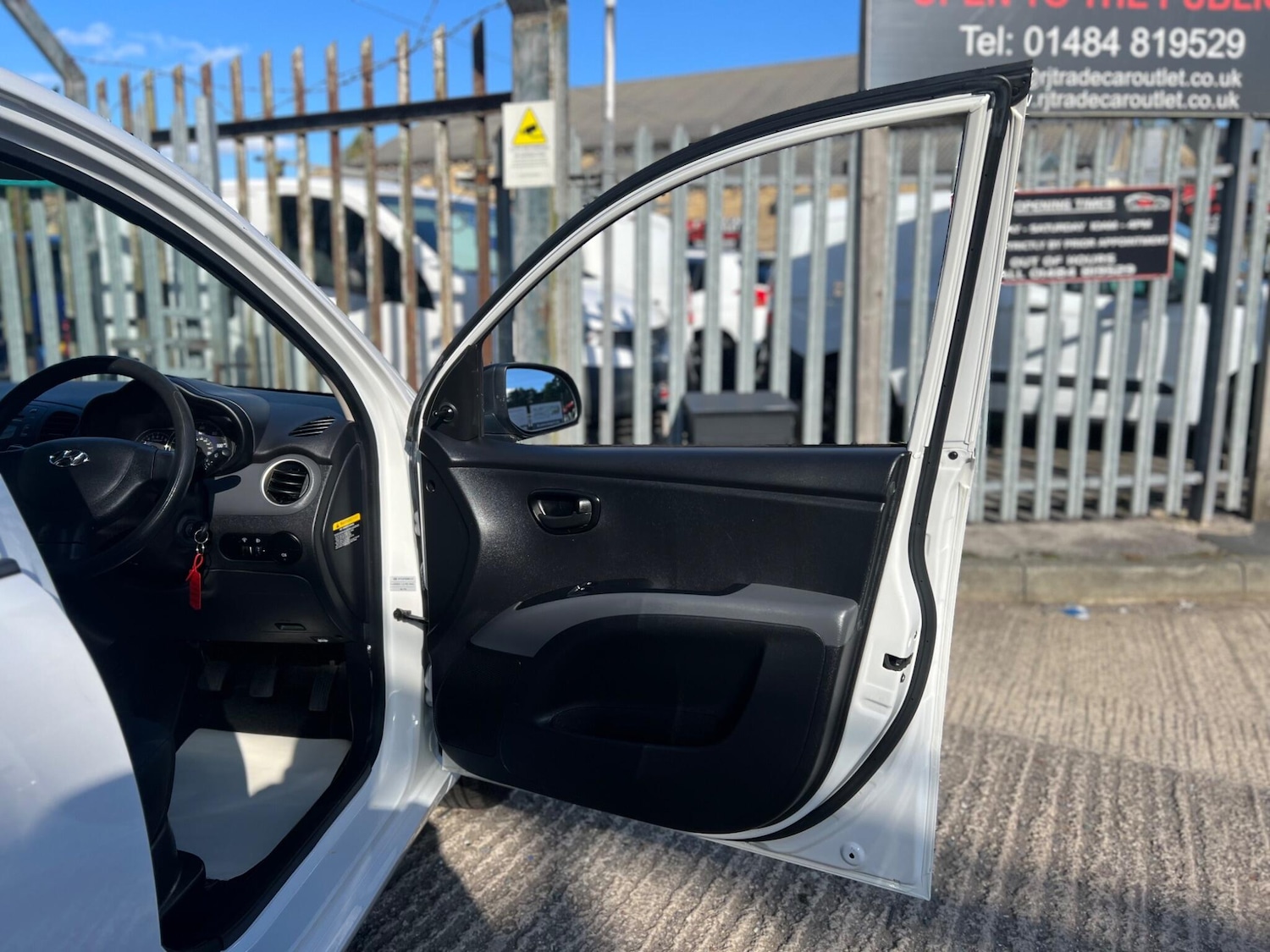 Used Hyundai i10 2013 for sale - 76521639: Photo 39