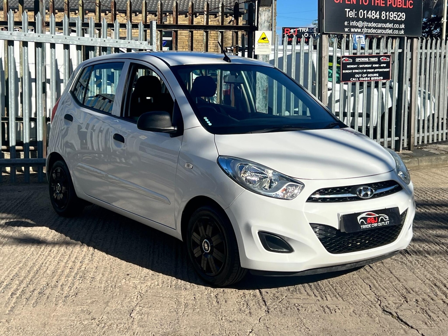 Used Hyundai i10 2013 for sale - 76521639: Photo 4
