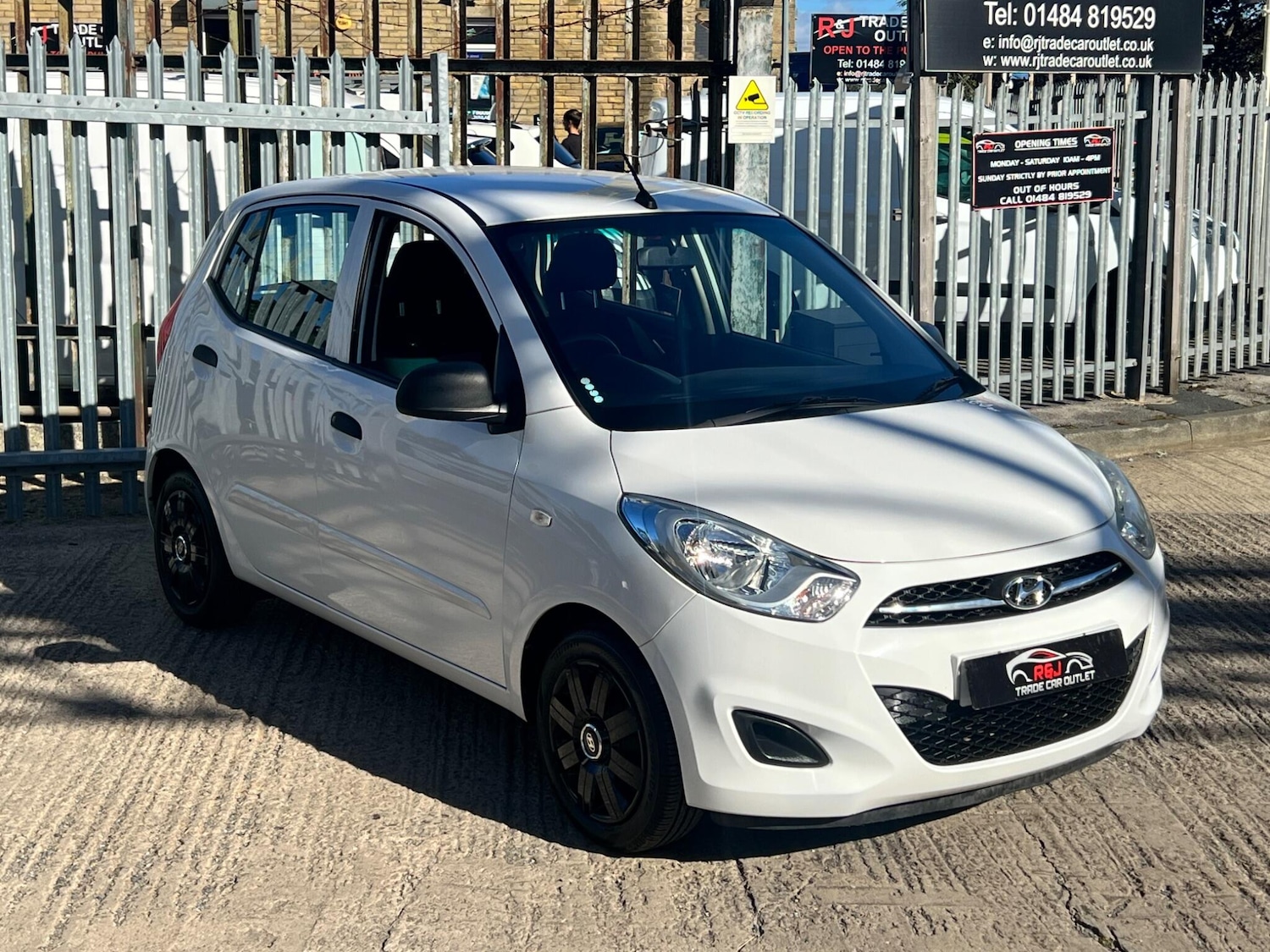 Used Hyundai i10 2013 for sale - 76521639: Photo 5