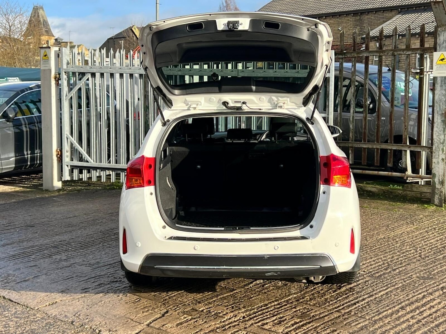 Used Toyota Auris 2015 for sale - 77249675: Photo 23