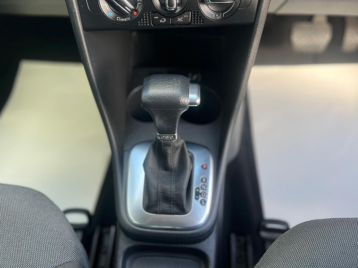 Used Volkswagen Polo 2010 for sale - 76399370: Photo 38