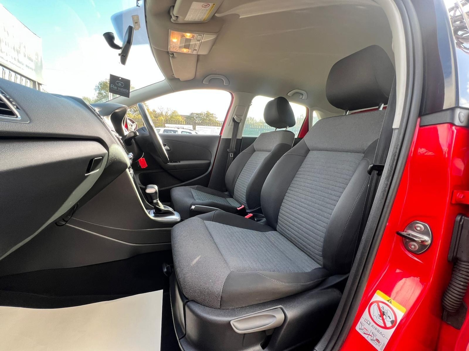 Used Volkswagen Polo 2010 for sale - 76399370: Photo 51