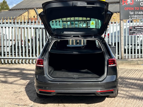 Used Volkswagen Passat 2020 for sale - 76002204: Photo 22