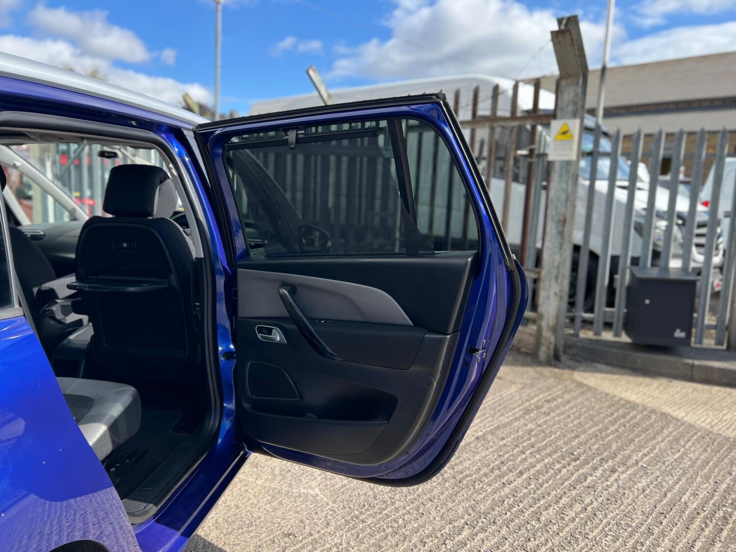 Used Citroen C4 Grand Picasso 2017 for sale - 76327061: Photo 75