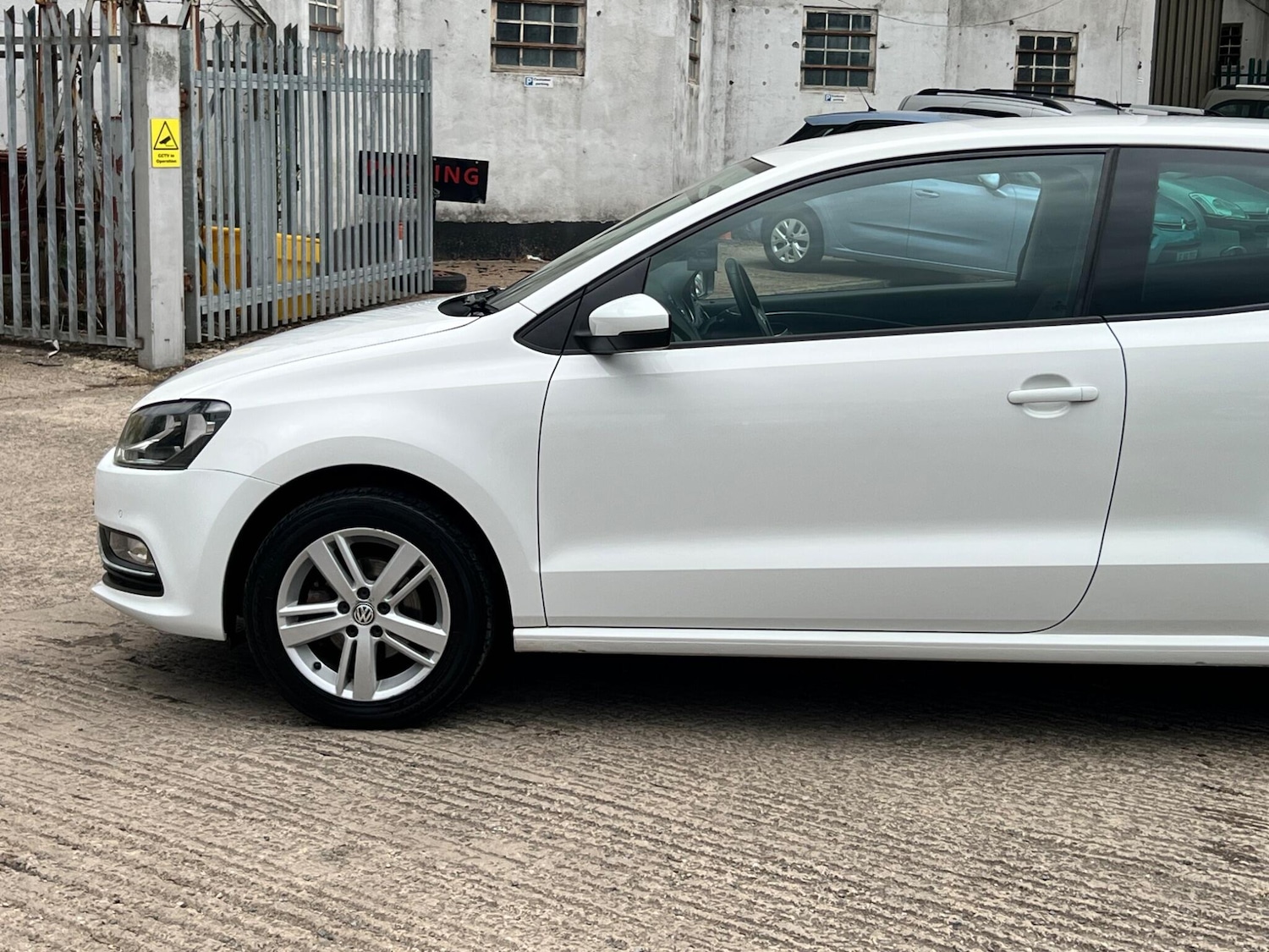 Used Volkswagen Polo 2017 for sale - 76485649: Photo 17