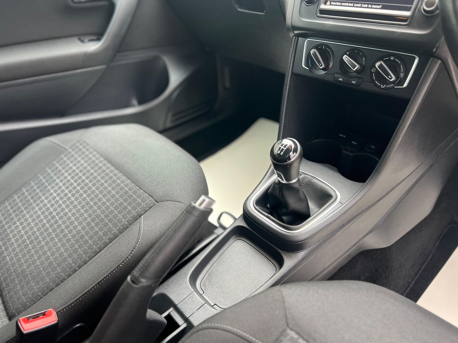 Used Volkswagen Polo 2017 for sale - 76485649: Photo 33